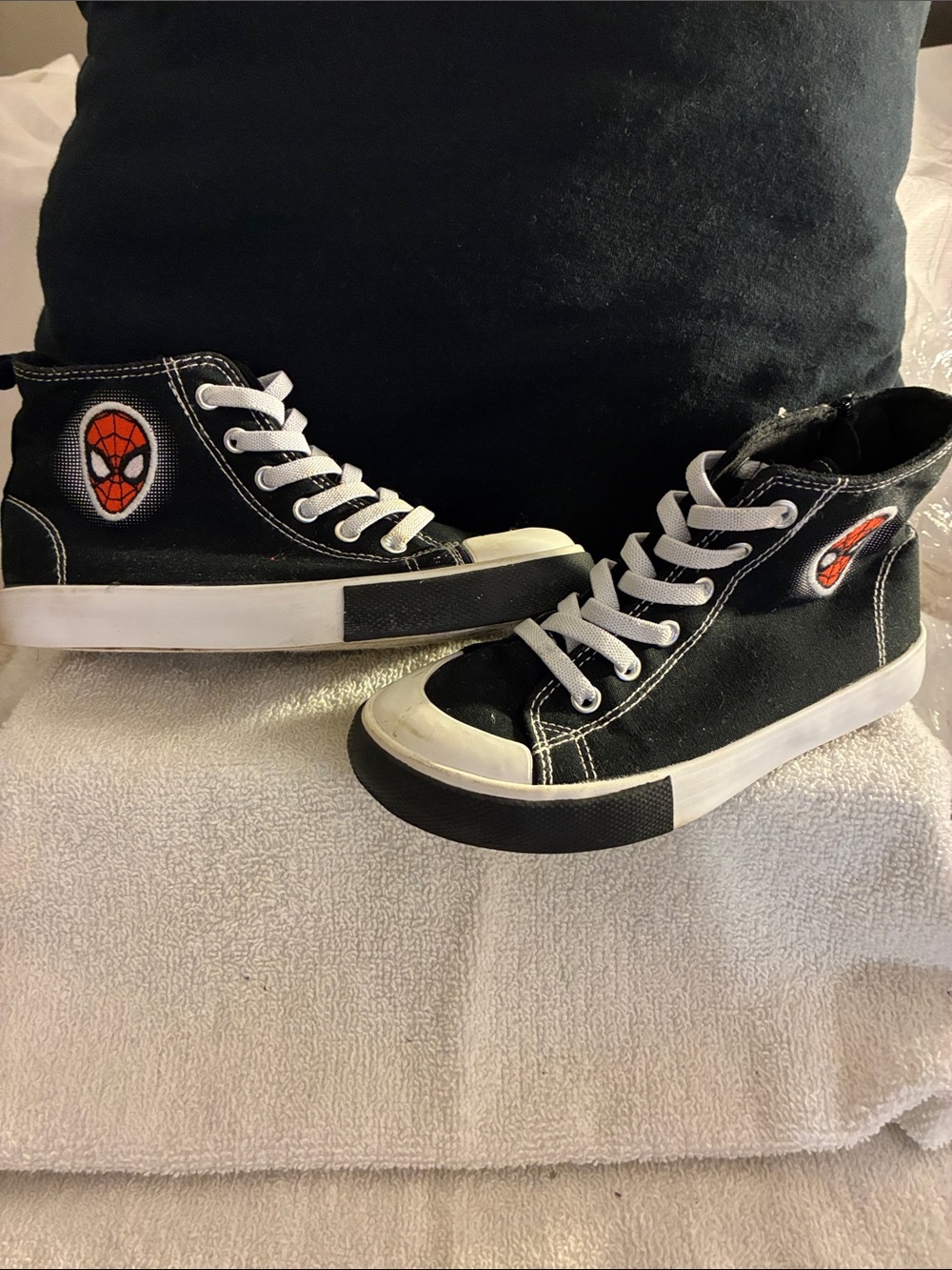 Marvel Spider-Man Kids’ High-Top Canvas Sneakers - Black,zippers, laced up